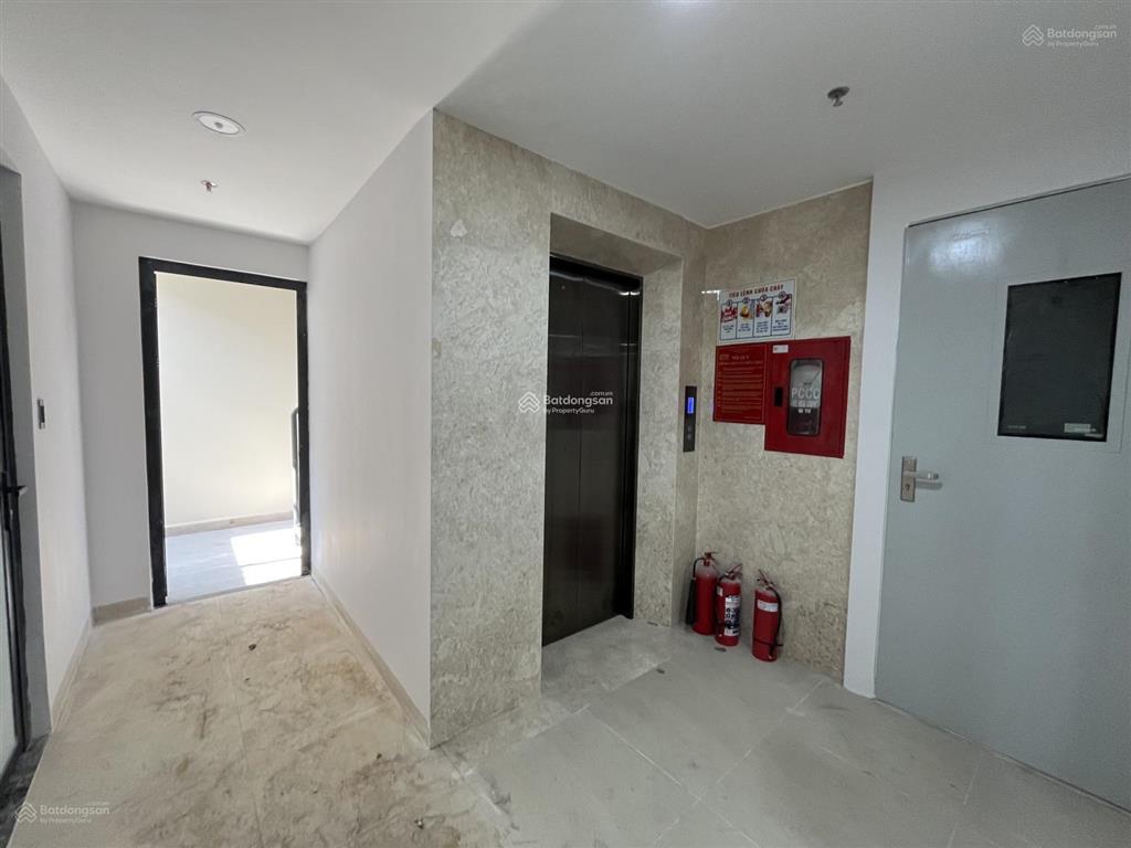 Tòa nhà ngay nguyễn văn kỉnh p. thạnh mỹ lợi 8m*20m, hầm + 7 tầng thang máy. dtsd hơn 1000m2.