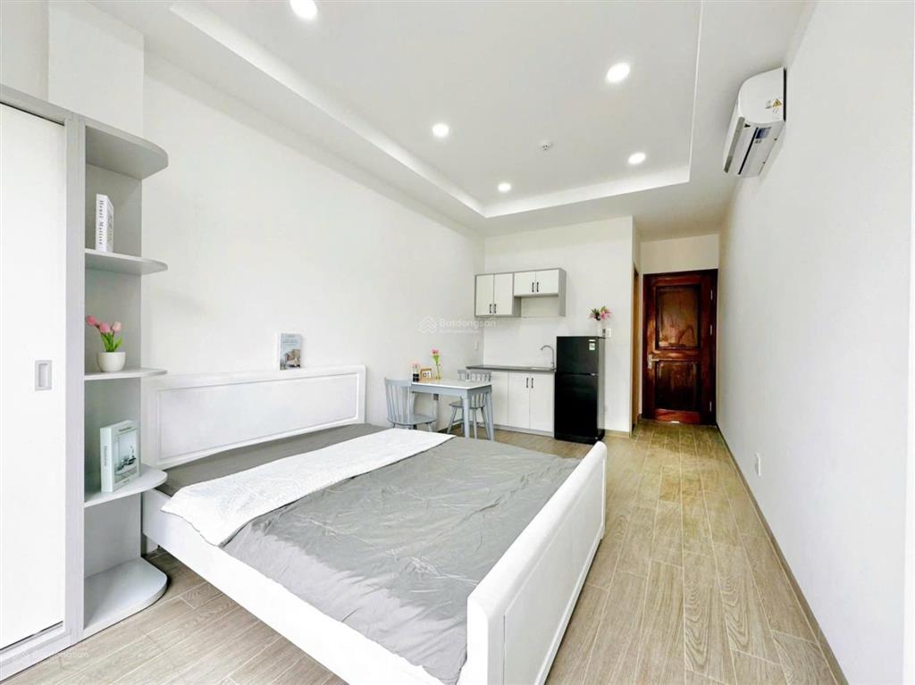 Chính chủ cho thuê phòng đường 3/2  phòng sạch sẽ, an ninh có ban công thoáng mát