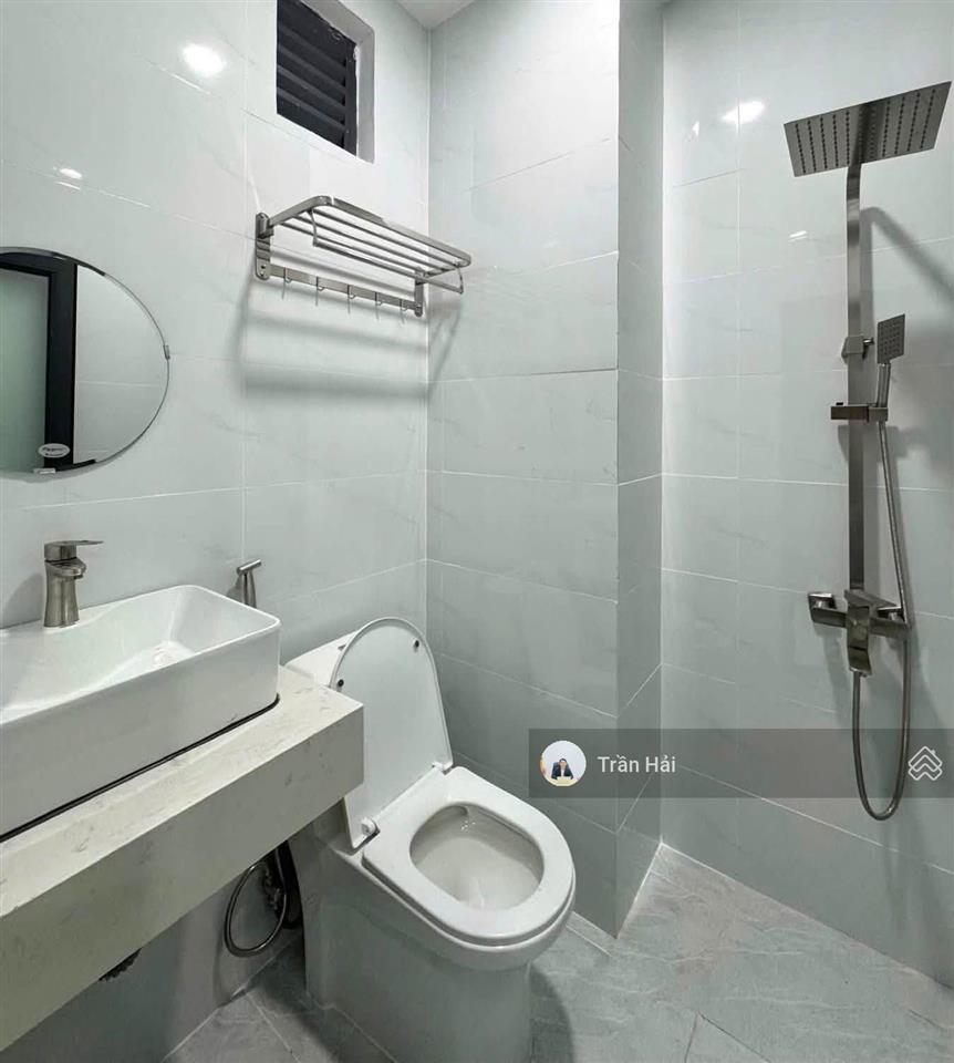 Cho thuê phòng ban công rộng  nội thất đầy đủ  trung tâm quận 10