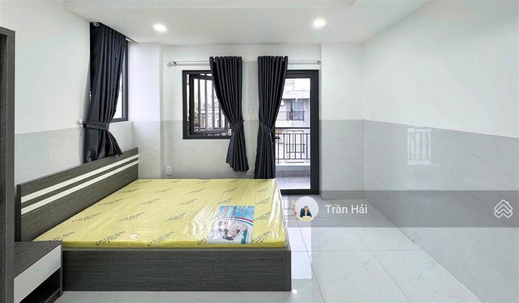 Cho thuê phòng ban công rộng  nội thất đầy đủ  trung tâm quận 10