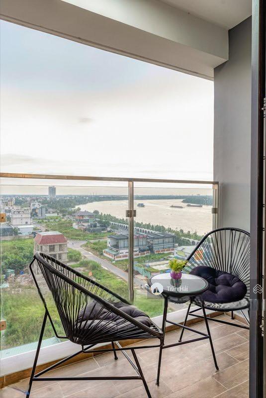 Cho thuê one verandah 2pn  dt 81m2  đầy đủ nội thất sang + xịn. giá thuê 21 triệu.