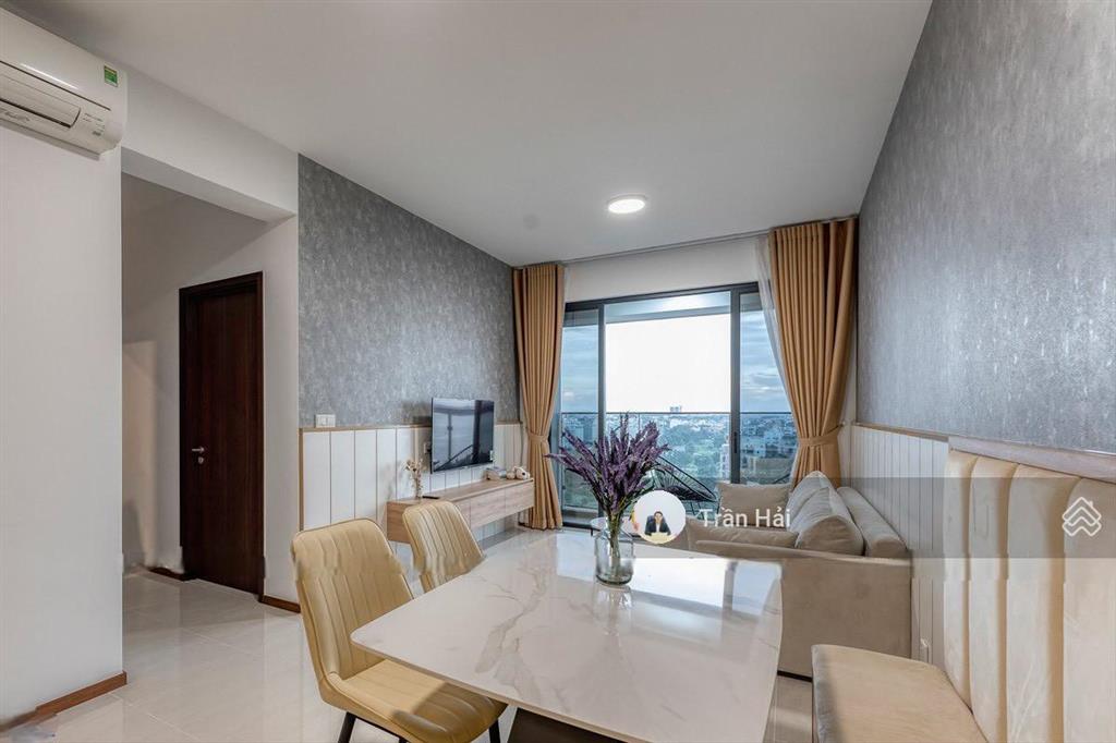 Cho thuê one verandah 2pn  dt 81m2  đầy đủ nội thất sang + xịn. giá thuê 21 triệu.