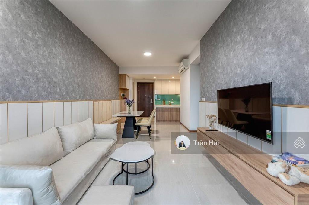 Cho thuê one verandah 2pn  dt 81m2  đầy đủ nội thất sang + xịn. giá thuê 21 triệu.