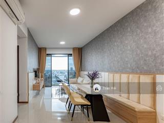 Cho thuê one verandah 2pn  dt 81m2  đầy đủ nội thất sang + xịn. giá thuê 21 triệu.