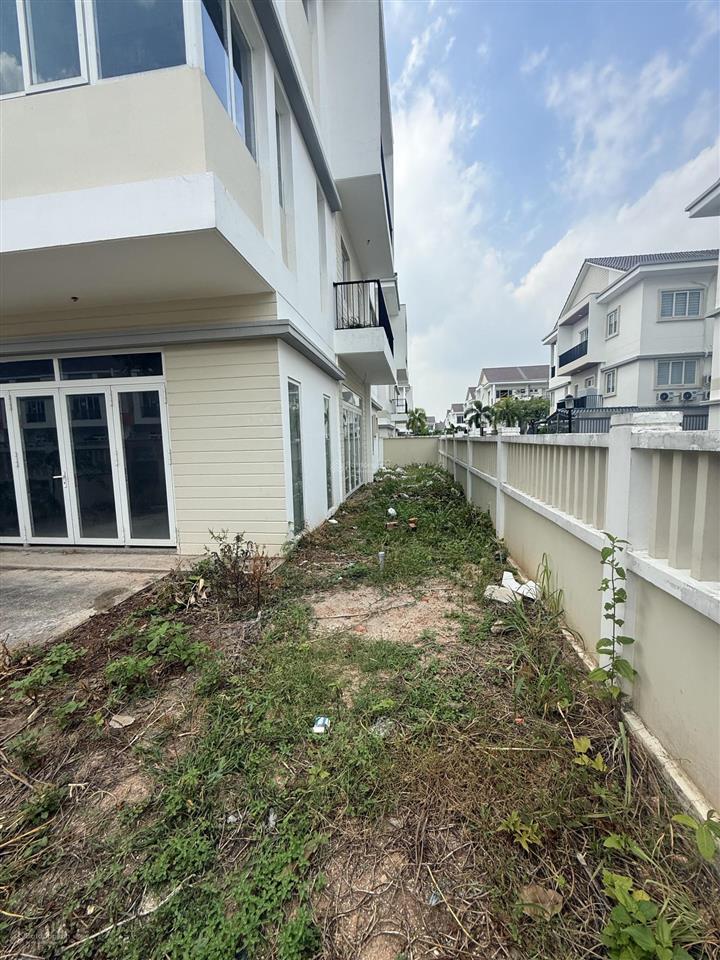 Bán căn góc nhà phố vườn thiên đàng 2 ecolakes mỹ phước . hoàn thiện ở và khai thác cho thuê .