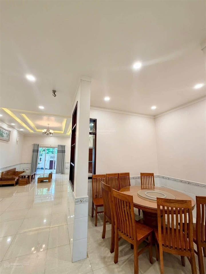 Bán căn 6m vương thiên đàng 1 sổ sẵn view công viên, hồ bơi thoáng mát.