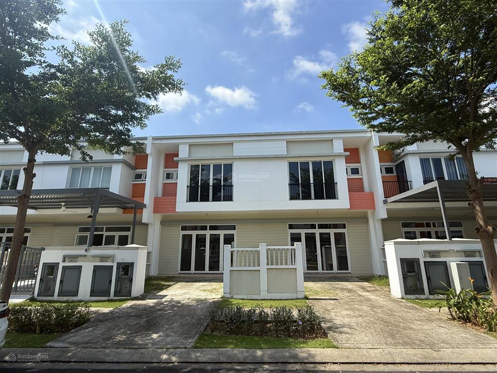 Bán căn 6x20 vườn thiên đàng 2  ecolakes mỹ phước. hoàn thiện và khai thác cho thuê 1618 triệu.