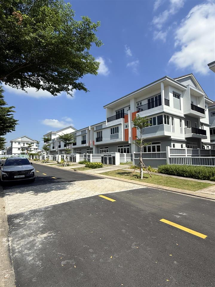 Bán căn 6x20 vườn thiên đàng 2  ecolakes mỹ phước. hoàn thiện và khai thác cho thuê 1618 triệu.