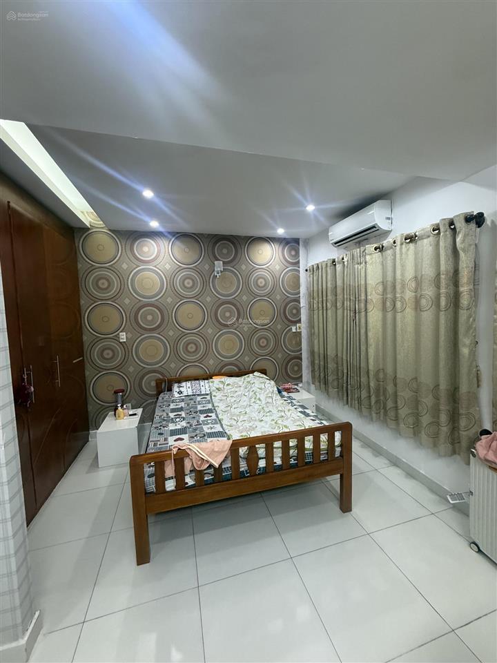 Bán căn 5m sổ sẵn đang có hợp đồng thuê 10 triệu/tháng.