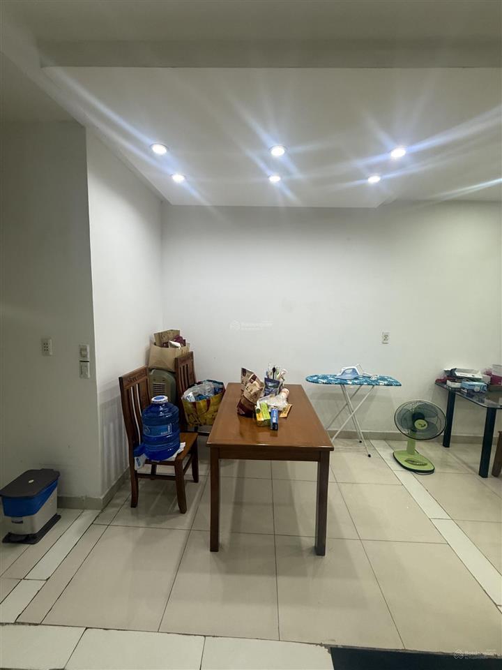 Bán căn 5m sổ sẵn đang có hợp đồng thuê 10 triệu/tháng.