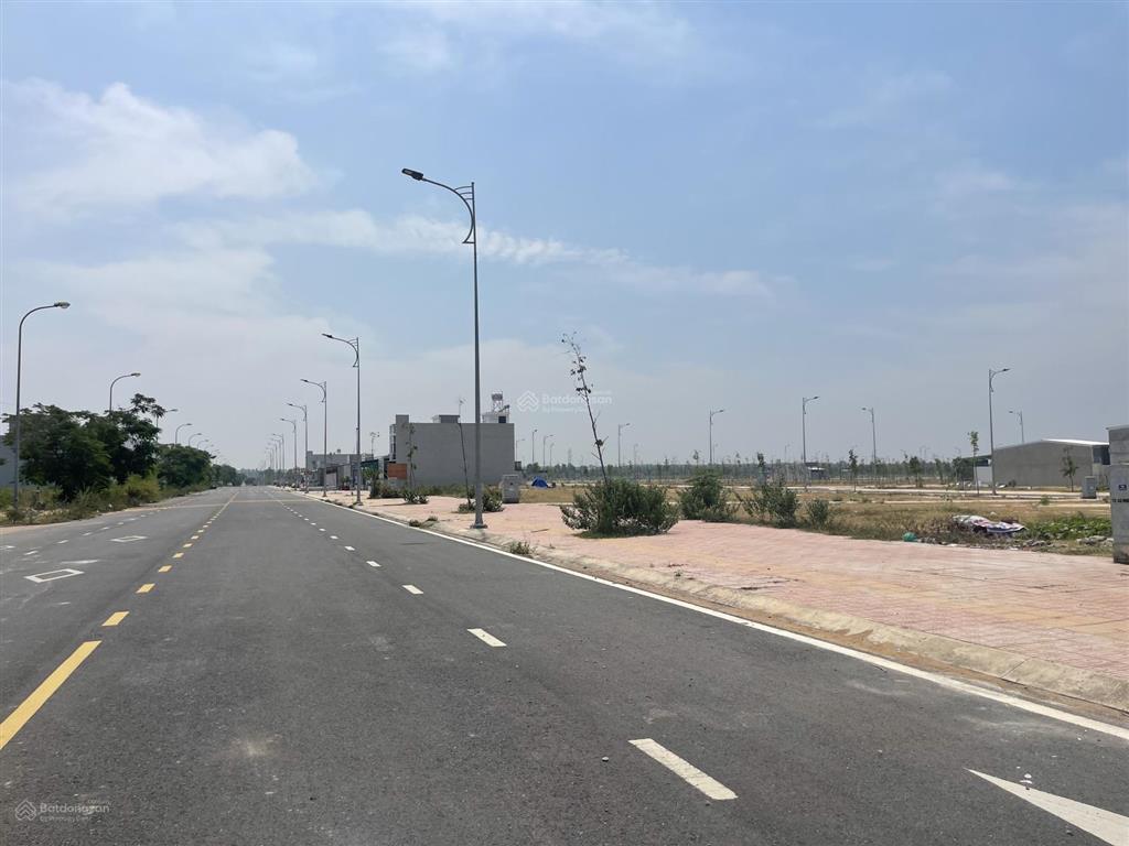 Cần bán 1 số lô trong sunflower 97,5m2 500tr  140m 650tr  162m2 900tr  240m2 1,6 tỷ.