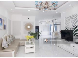 Bán penhouse gần 140m2  4 phòng ngủ  3wc  3 ban công  có sổ hỗ trợ vay bank ạ ^^
