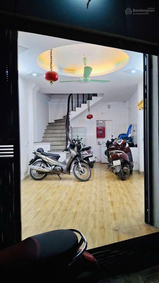 Bán gấp nr 5pn, 4wc tại triều khúc, 8 tỷ vnd, 30m2