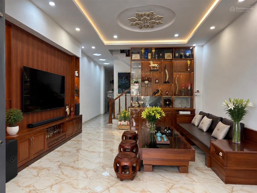 Bán nhà khu đô thị hà quang 2 đối diện công viên, hướng đông nam mát mẻ, giá 10,95 tỷ.