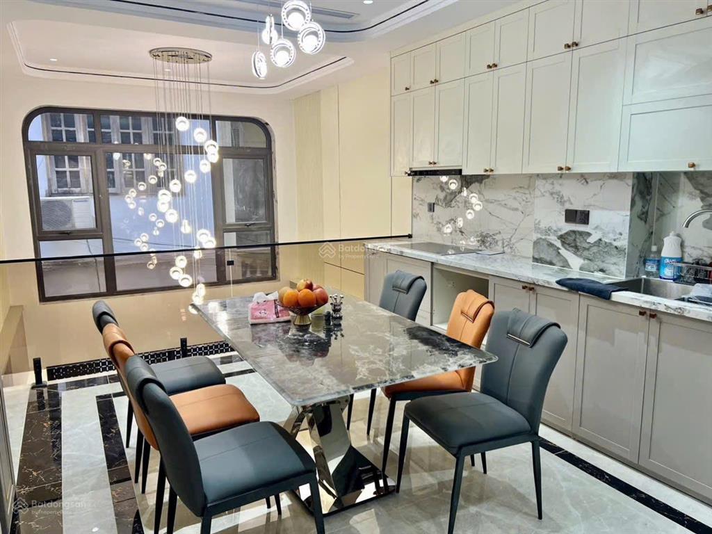 Bán nhà phú mỹ lê đức thọ mỹ đình 5 tầng 40m2 thang máy full nội thất cao cấp giá nhỉnh 8 tỷ