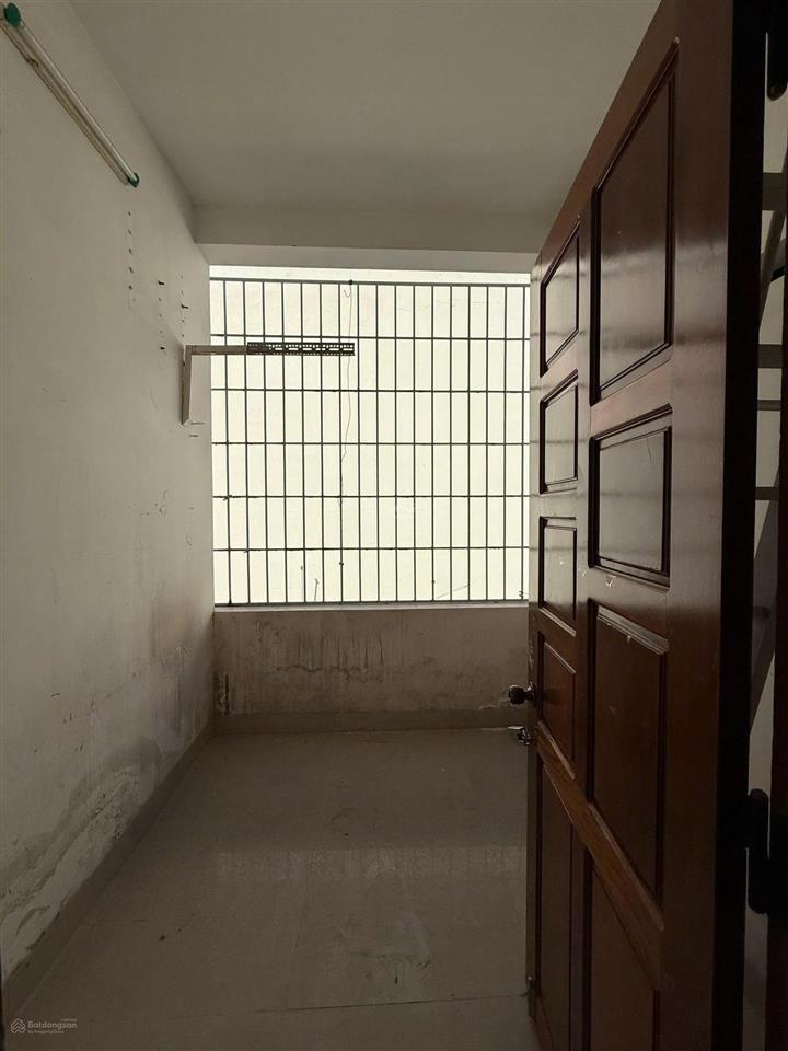 Chủ cần bán căn nhà 2 tầng nằm trên mặt tiền bửu đoá  đường nhựa 16m