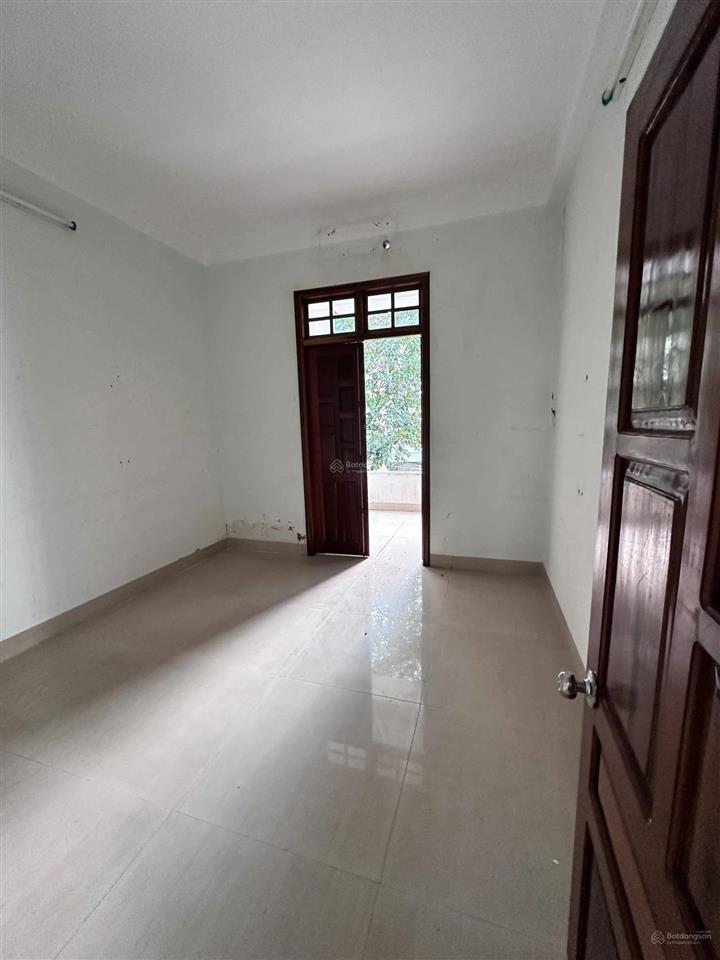 Chủ cần bán căn nhà 2 tầng nằm trên mặt tiền bửu đoá  đường nhựa 16m