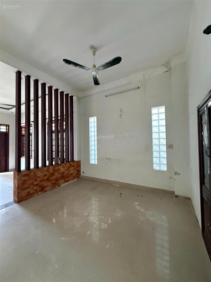 Chủ cần bán căn nhà 2 tầng nằm trên mặt tiền bửu đoá  đường nhựa 16m