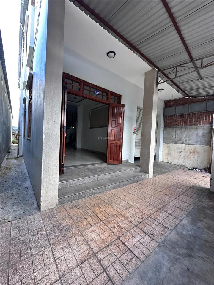 Chủ cần bán căn nhà 2 tầng nằm trên mặt tiền bửu đoá  đường nhựa 16m