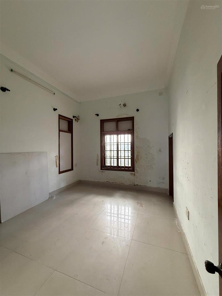 Chủ cần bán căn nhà 2 tầng nằm trên mặt tiền bửu đoá  đường nhựa 16m