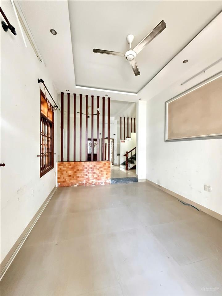 Chủ cần bán căn nhà 2 tầng nằm trên mặt tiền bửu đoá  đường nhựa 16m