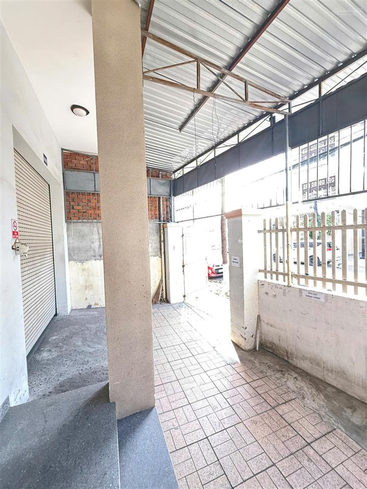 Chủ cần bán căn nhà 2 tầng nằm trên mặt tiền bửu đoá  đường nhựa 16m