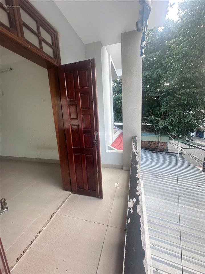 Chủ cần bán căn nhà 2 tầng nằm trên mặt tiền bửu đoá  đường nhựa 16m