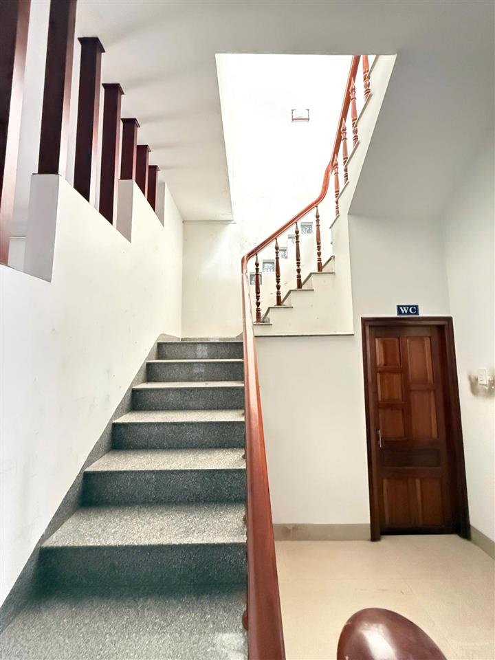 Chủ cần bán căn nhà 2 tầng nằm trên mặt tiền bửu đoá  đường nhựa 16m