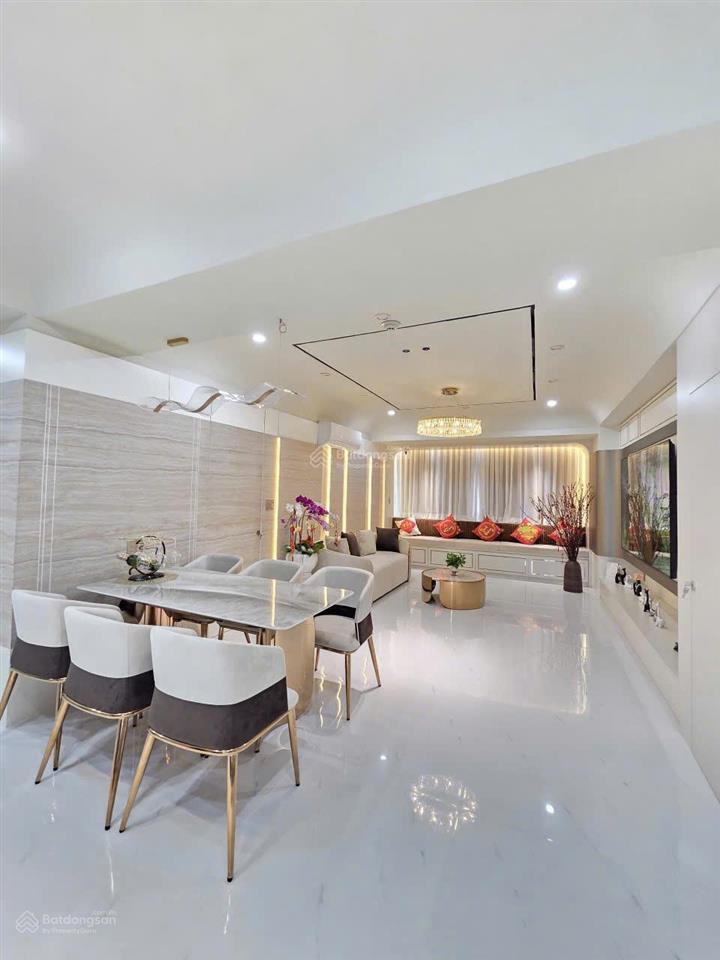 Bán căn hộ 402 chung cư sông đà  sổ đỏ chính chủ  dt 118m2