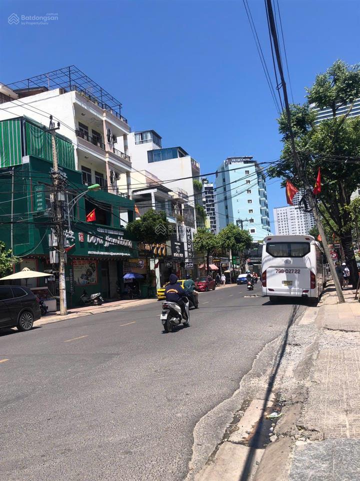 Bán nhà mặt tiền nguyễn thị minh khai 
 mặt sau giáp hẻm nguyễn hữu huân