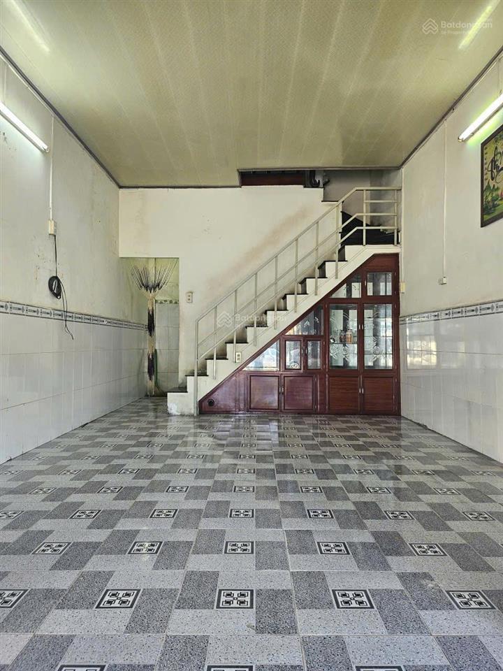 Bán nhà 2 tầng mặt tiền đường phước long nha trang  giá tốt chỉ 3,95 tỷ