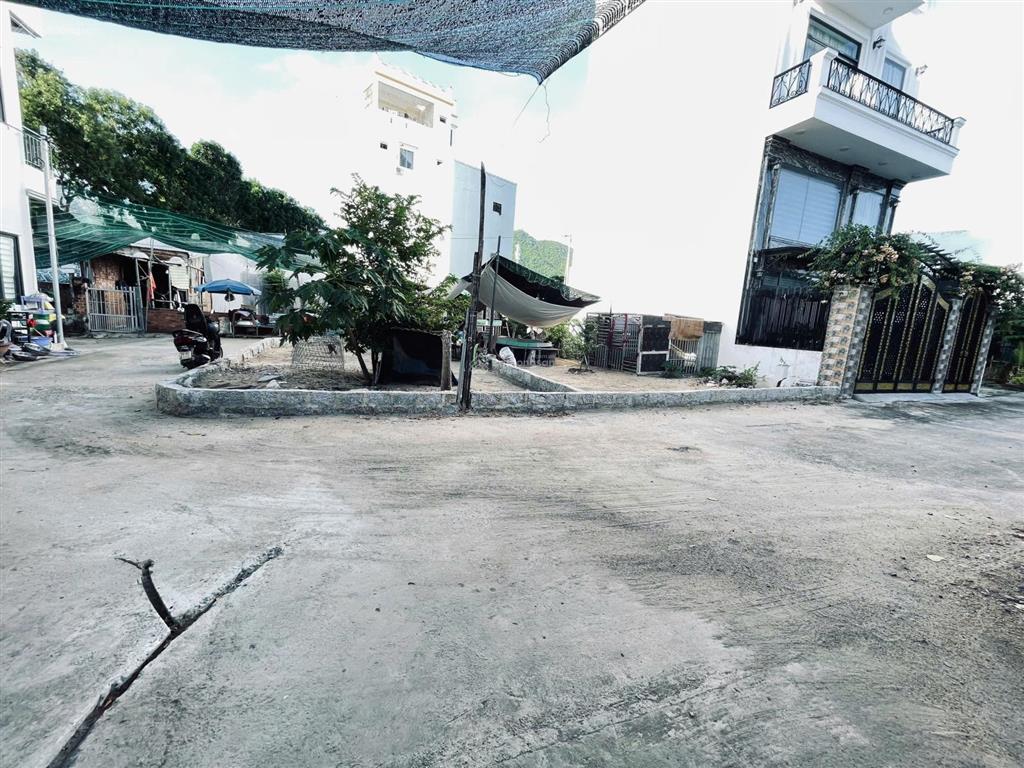 Lô góc 3 mặt tiền 156m² cách đường thân nhân trung chỉ 20m | được phép xây 6 tầng + 1tum