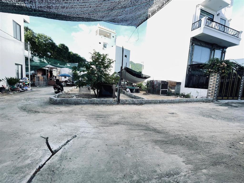 Lô góc 3 mặt tiền 156m² cách đường thân nhân trung chỉ 20m | được phép xây 6 tầng + 1tum