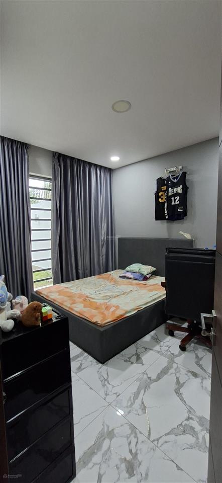 Cần bán biệt thự 200m2. view sông rộng hướng đông nam, giá cực mềm 11,9 tỷ vnd