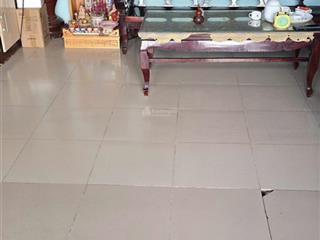 Bán nhà phú lợi  tp. hồ chí minh lô góc 2 mặt tiền, có gara ô tô đường trước nhà rộng 8m.
