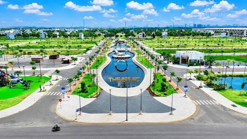 Bán cắt lỗ lô góc nền đất dự án the 826 ec, long hậu, 4,1 tỷ, 118m2