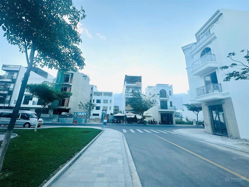 Căn góc nhà phố vcn phước long 2 siêu đẹp  giá f0 trực tiếp chủ đầu tư chỉ 17 tỷ