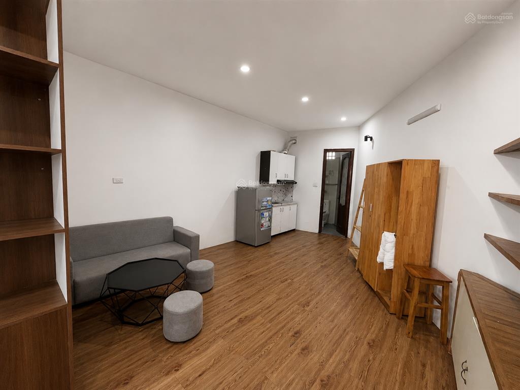 Số 7 ngõ 8 láng hạ chính chủ cho thuê căn studio rộng 40m2 có ban công