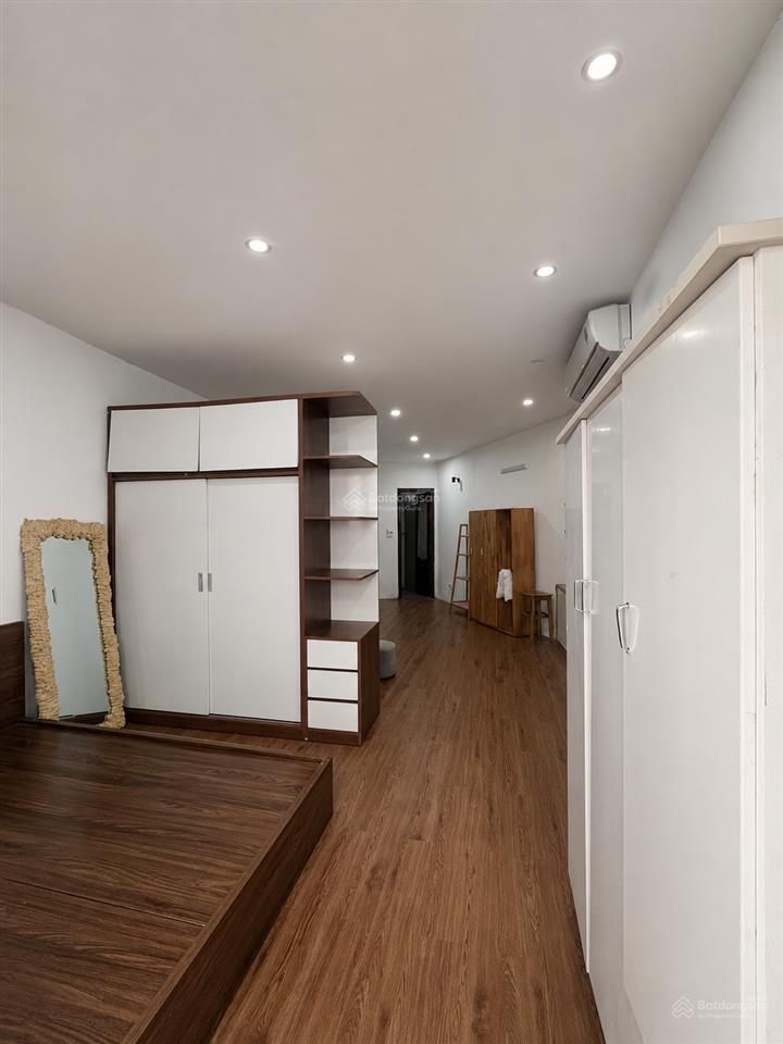 Số 7 ngõ 8 láng hạ chính chủ cho thuê căn studio rộng 40m2 có ban công
