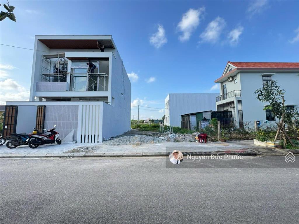 Đất kqh kim long  lô kẹp mương 3 mặt thoáng. gần uỷ ban, trường học