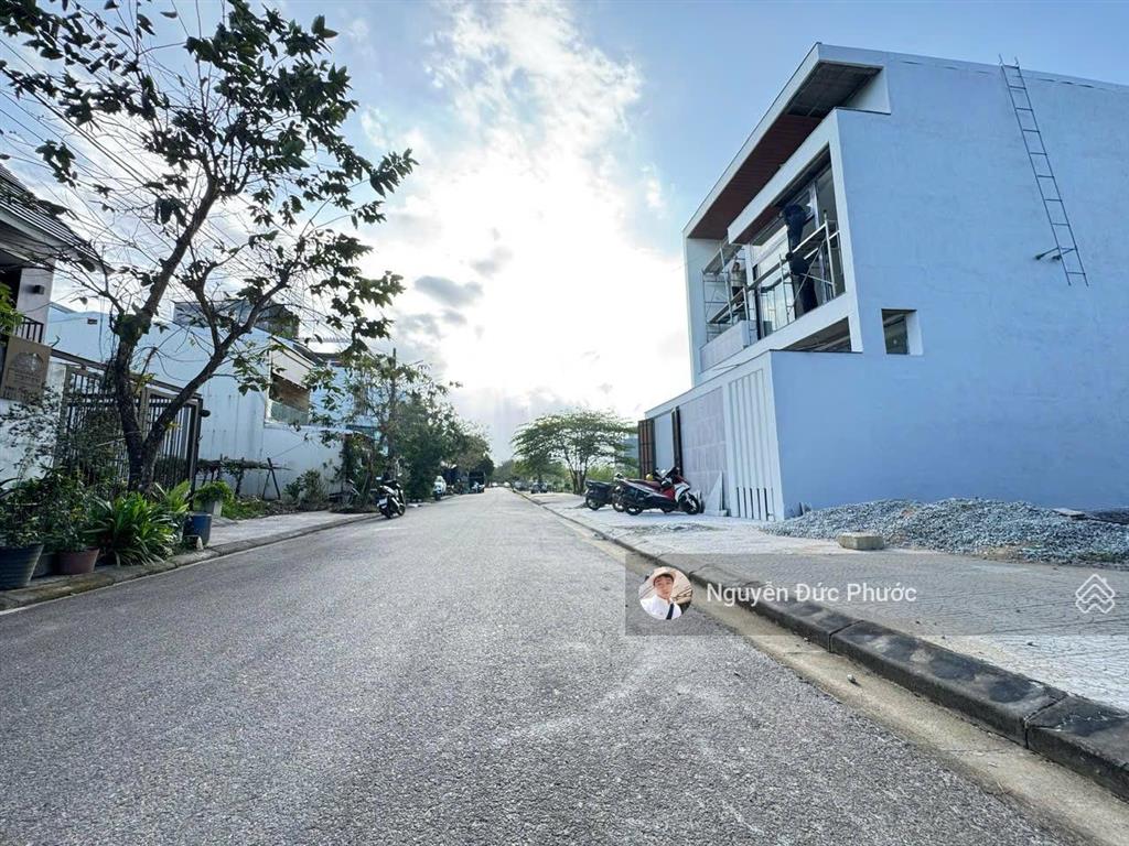 Đất kqh kim long  lô kẹp mương 3 mặt thoáng. gần uỷ ban, trường học