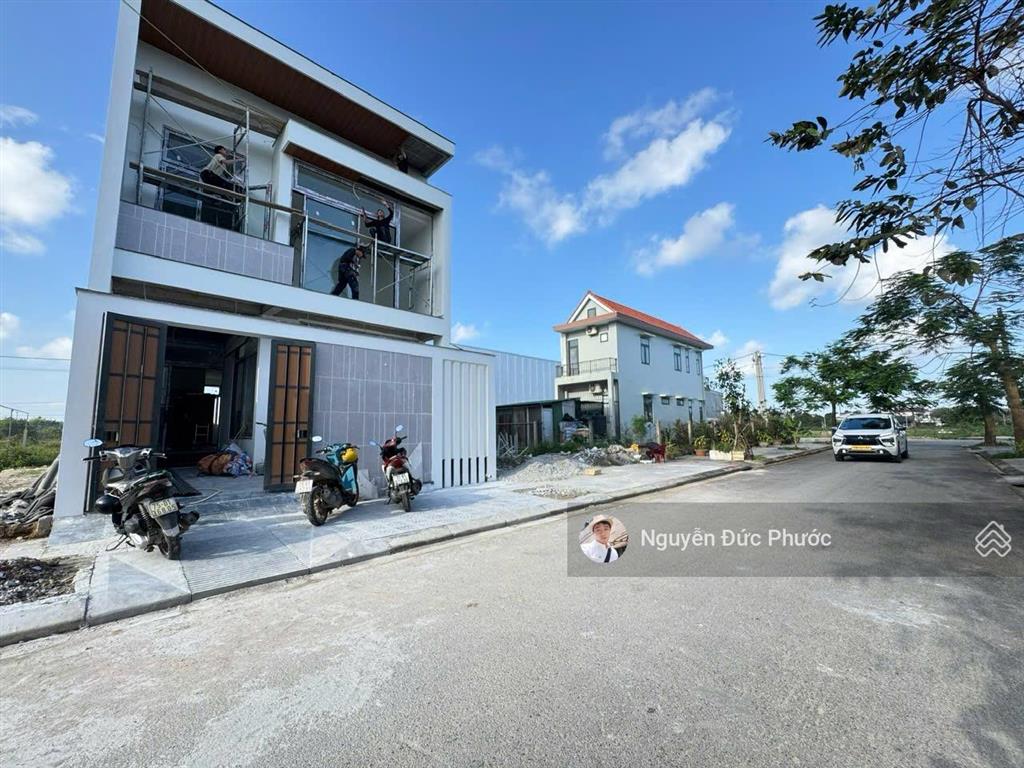 Đất kqh kim long  lô kẹp mương 3 mặt thoáng. gần uỷ ban, trường học