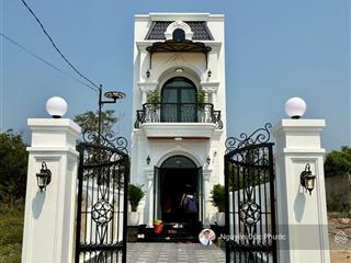 Nhà 2 tầng kiến trúc tân cổ điển. kiệt thu bồn. cách kqh bàu vá 800m