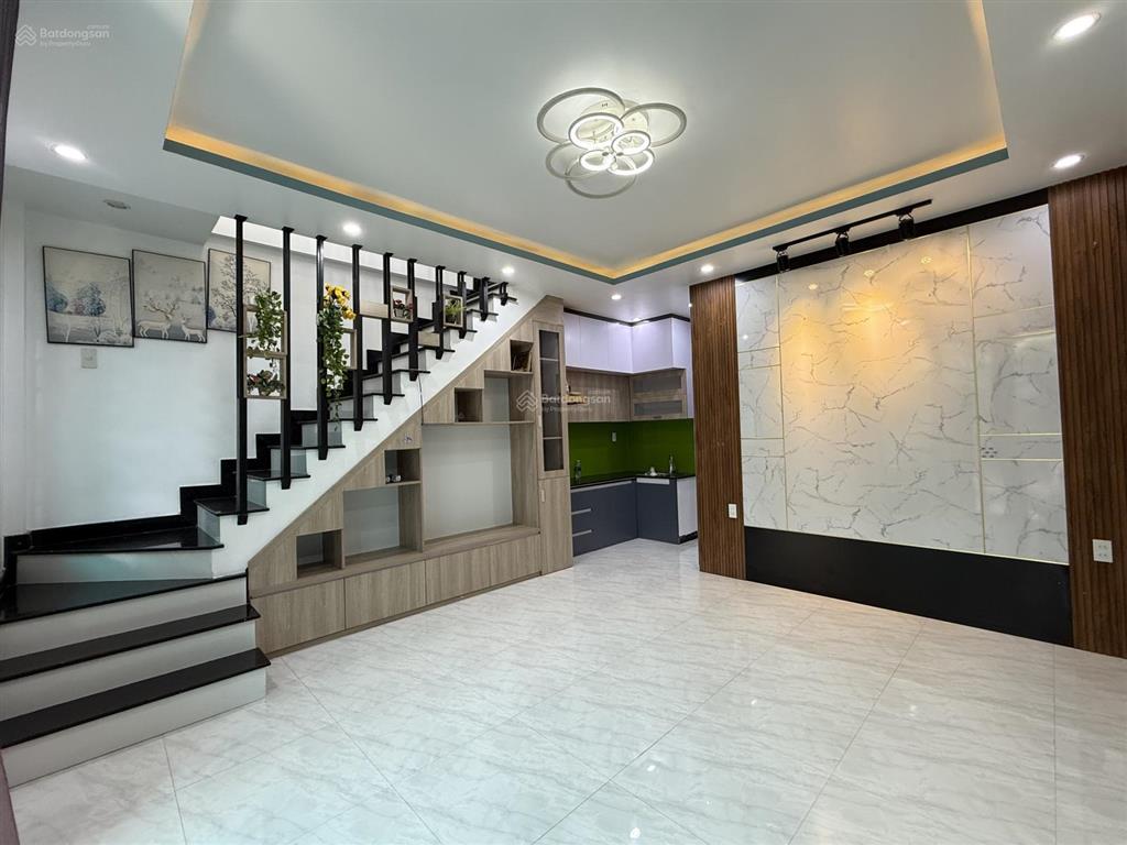 Nhà 2 tầng kiệt xuân diệu  trường an. cách đường chính vài bước chân.