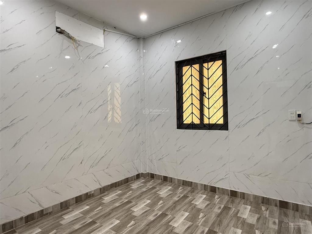 Nhà 2 tầng kiệt xuân diệu  trường an. cách đường chính vài bước chân.
