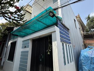 Nhà 2 tầng kiệt xuân diệu  trường an. cách đường chính vài bước chân.