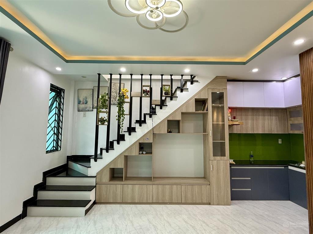 Nhà 2 tầng kiệt xuân diệu  trường an. cách đường chính vài bước chân.