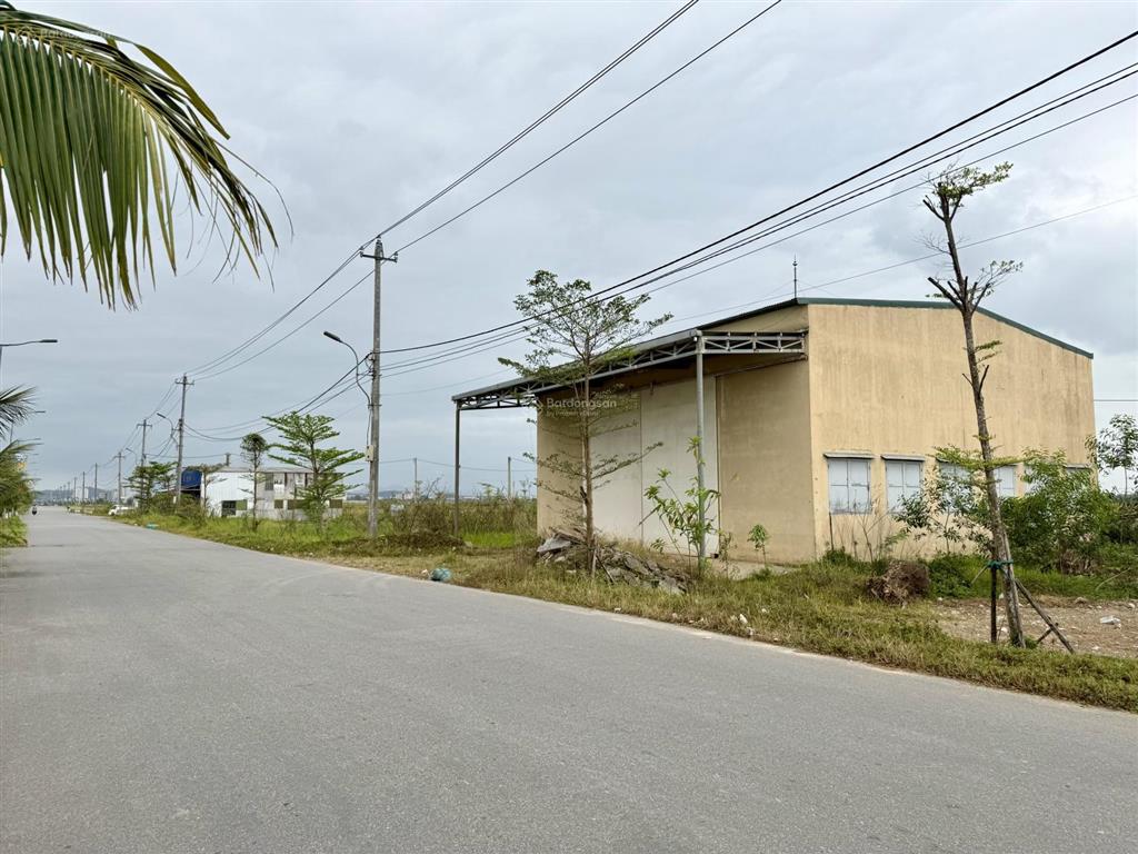 Mặt tiền kinh doanh 300m2 ngang 15m đường hoàng quốc việt nối dài gần cầu ngói thanh toàn