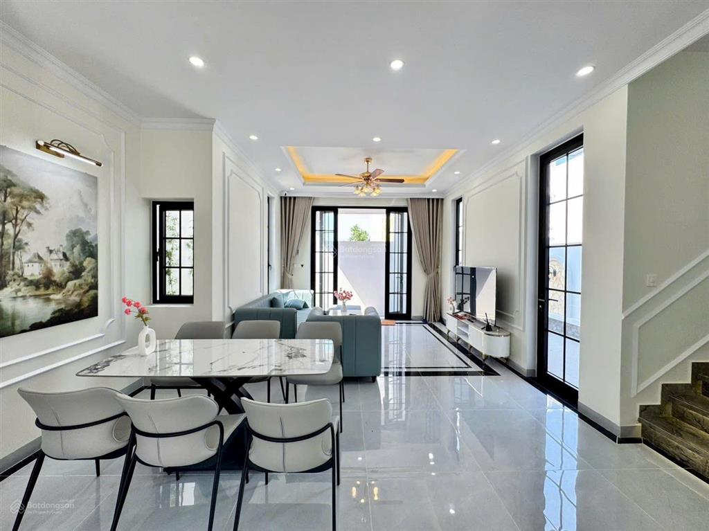 Nhà tân cổ điển kiệt 55 vũ ngọc phan. gần trục vành đai 3 tương lai