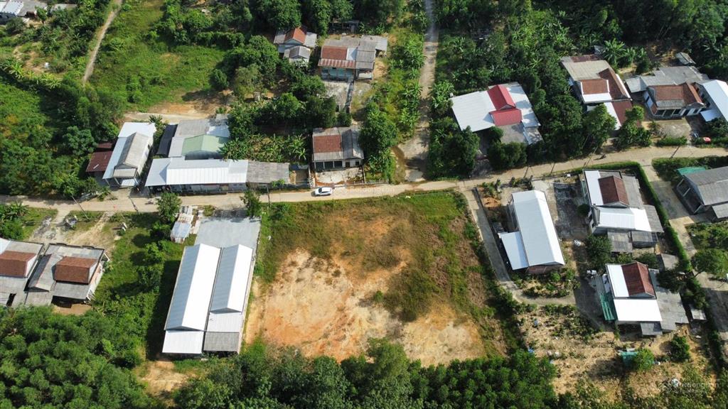 Đất diện tích lớn ngay trung tâm hương bình. 2500m2 có 1800m2 thổ cư
